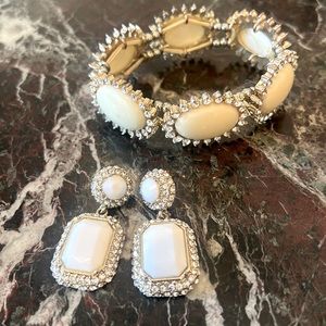 White jewelry set